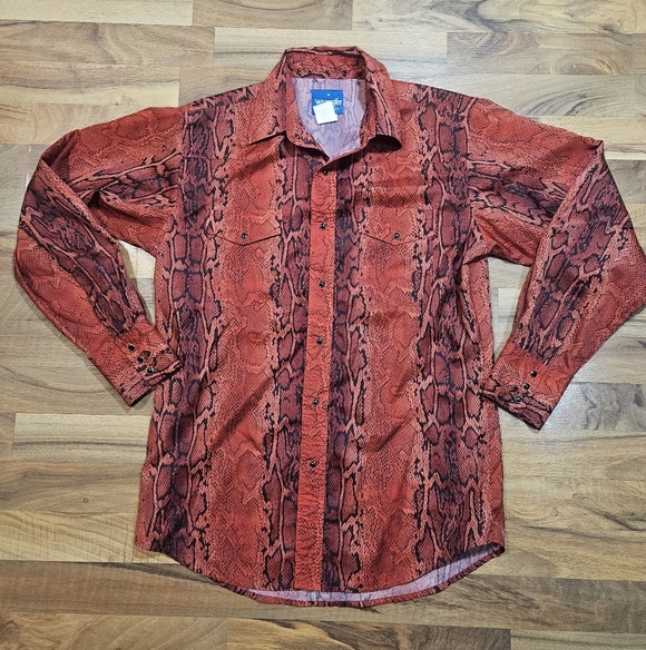 Wrangler Other - Wrangler Snakeskin Western Shirt Men’s M Red Black Pearl Snap Vintage